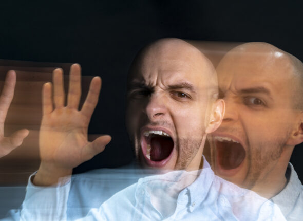 portrait-man-suffering-from-schizophrenia (3)